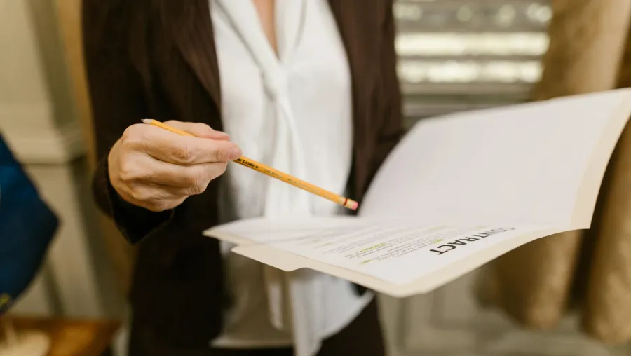 contract lawyer going over document albuquerque nm contract lawyer going over document albuquerque nm